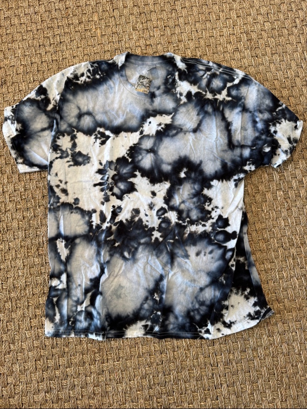 Tie-Dye Short Sleeve Tee in Black/white/gray NWT